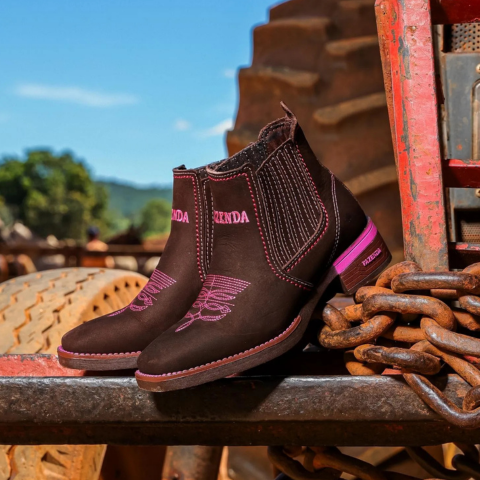 Kit Bota Serena de Cuero Genuino con Suela Antideslizante +REGALOS: Sombrero, Cinturón y Funda